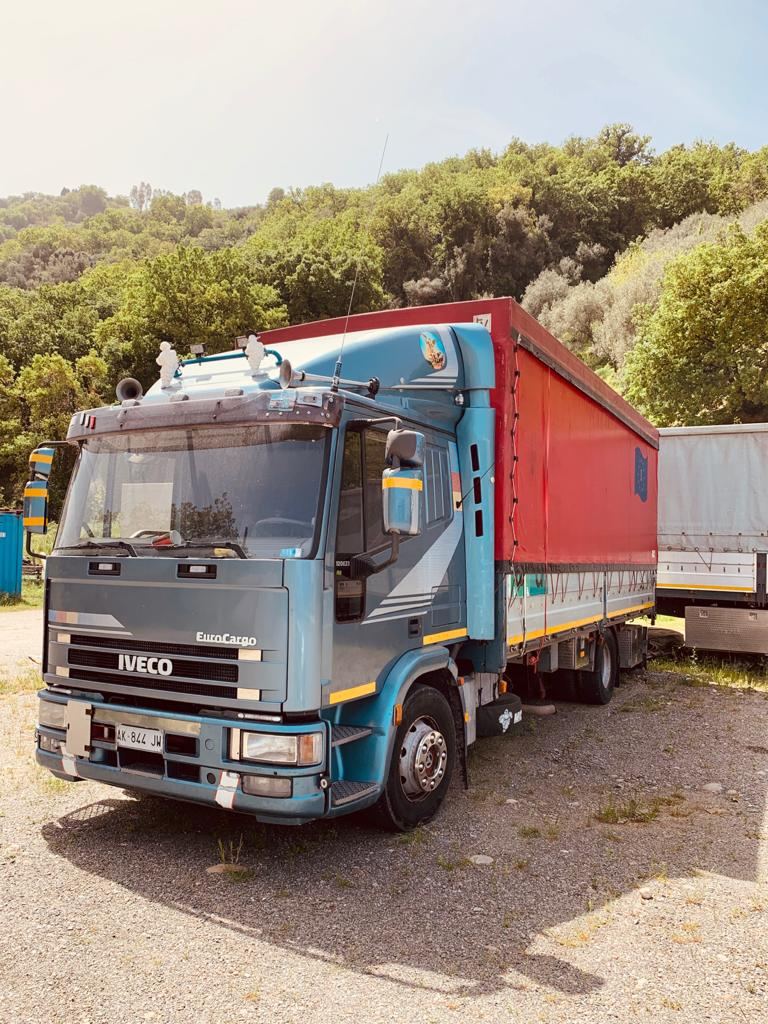 Camion per il trasporto di piante da vivaio